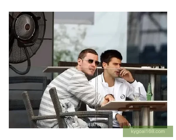 摇滚巨星邦·乔维亮相迈阿密大师赛与萨芬卢布丰塞卡亲切合影交流